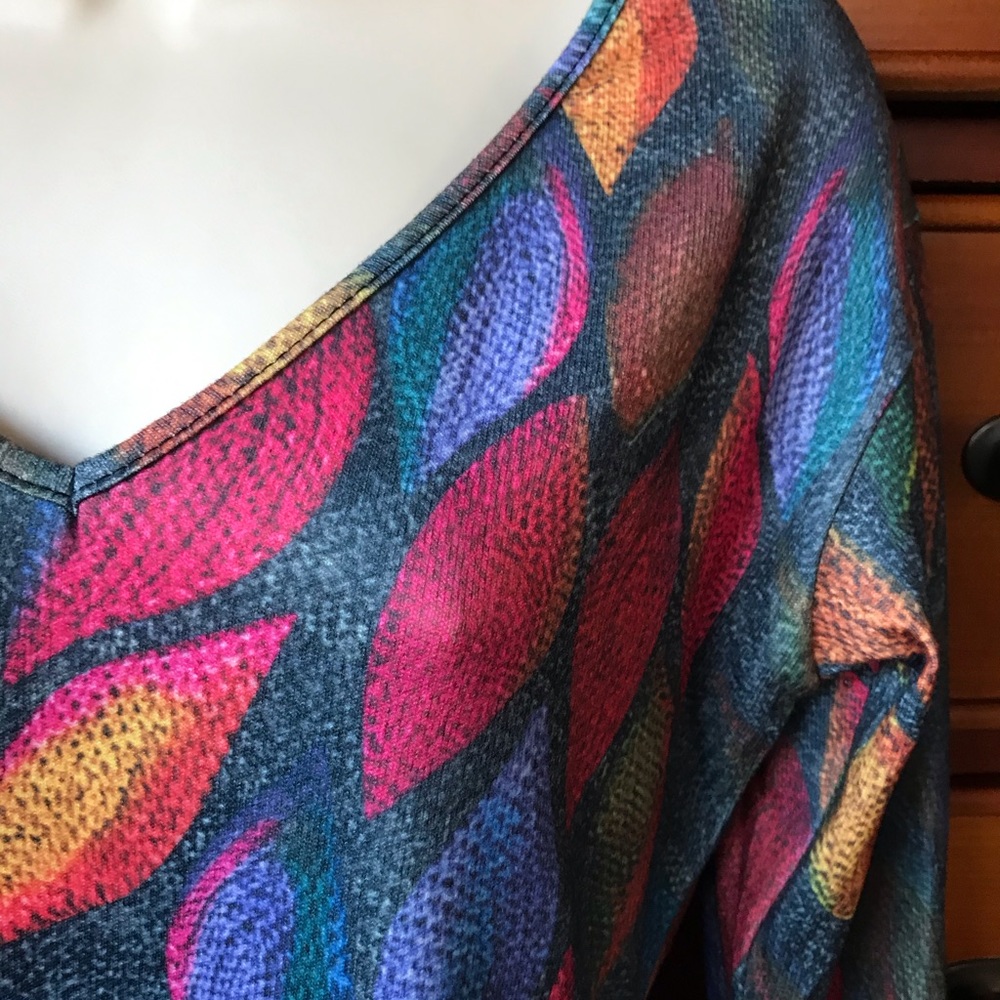 V Neck Top - image 3